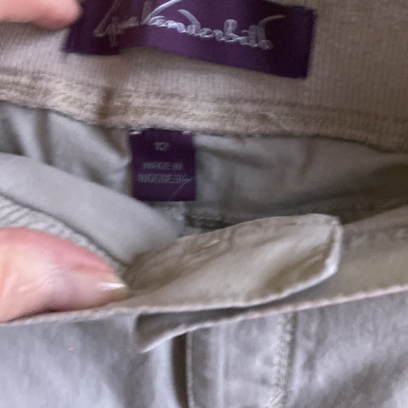 Gloria Vanderbilt Shorts - Picture 3 of 3